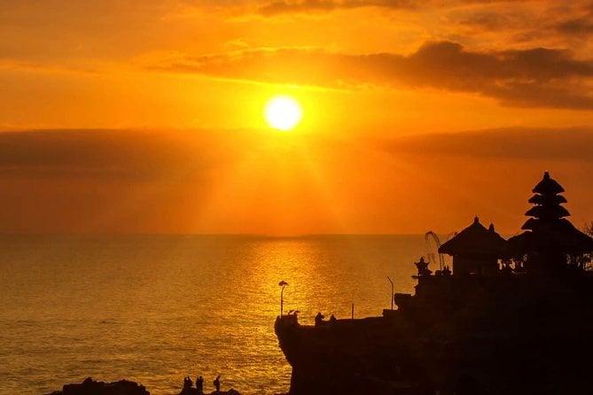 Tanah Lot Temple and Uluwatu Temple Tour With Shopping - Tour Highlights