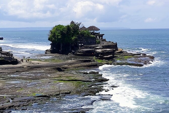 Tanah Lot Temple Tour and Jimbaran Beach Sunset Seafood Dinner - Tour Highlights