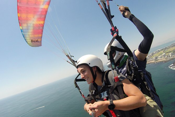 Tandem Paragliding Cape Town Experience TABLE MOUNTAIN PARAGLIDE - Inclusions and Meeting Details for Tandem Paragliding Cape Town Experience