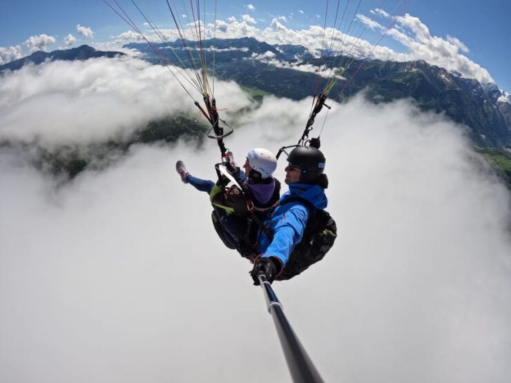 Tandem Paragliding: Early Bird Flight - Meeting and Takeoff