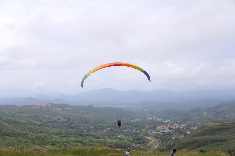 Tandem Paragliding Experience in Borneo Ranau & Kokol Hill - What the flight feels like