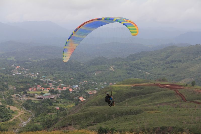 Tandem Paragliding Experience in Borneo Ranau & Kokol Hill - The clock matters more than the booking time
