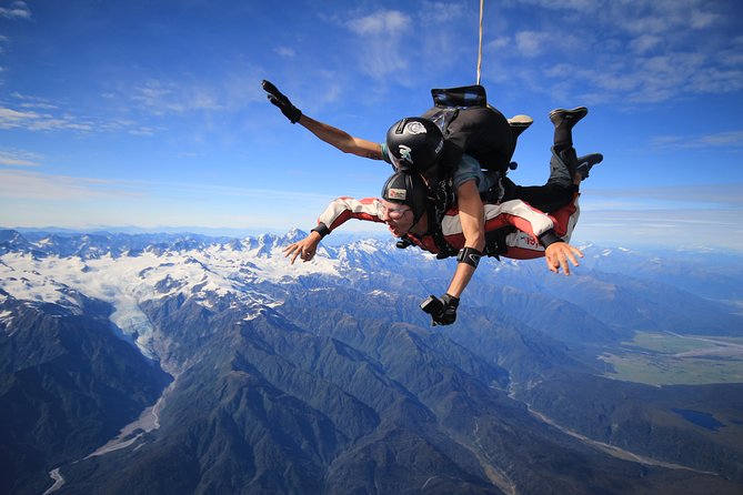 Tandem Skydive 18,000ft From Franz Josef - What to Wear for Tandem Skydiving