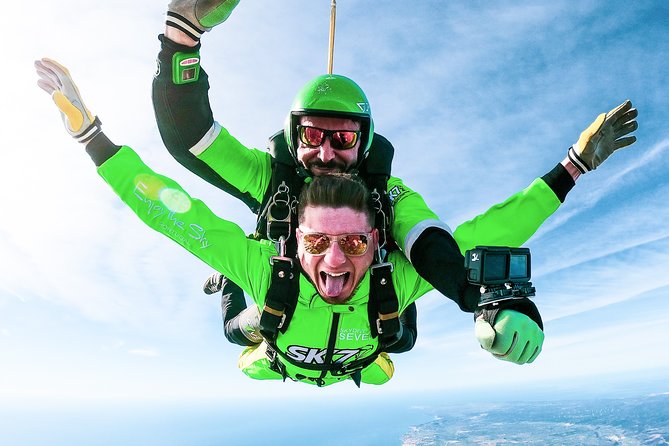 Tandem Skydiving — 30 Min From Albufeira - Common Questions