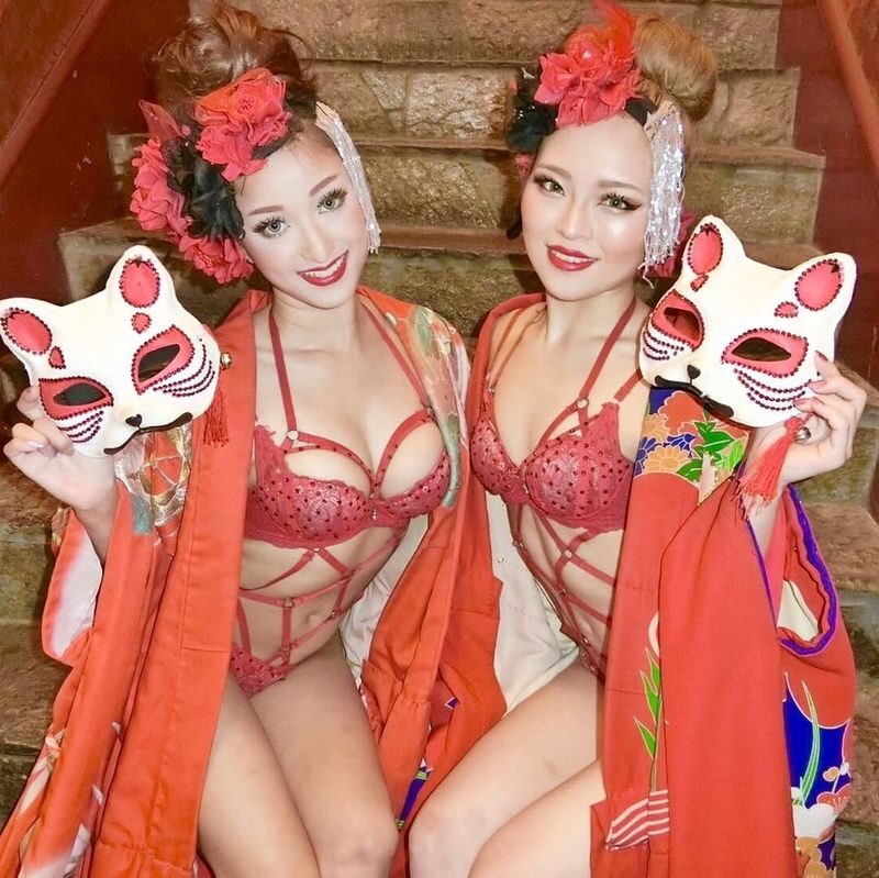 Tantra Tokyo: Roppongis Sexiest Burlesque Show & Italian Dinner - A close-up club, not a cultural show
