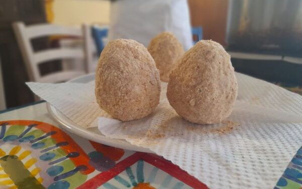 Taormina: Arancino Making Class With Drinks and Meal - Additional Information and Location Details