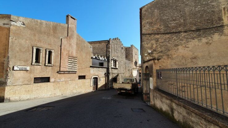 Taormina: Audio Guide Sightseeing Tour on Your Smartphone - Duration and Availability of the Activity
