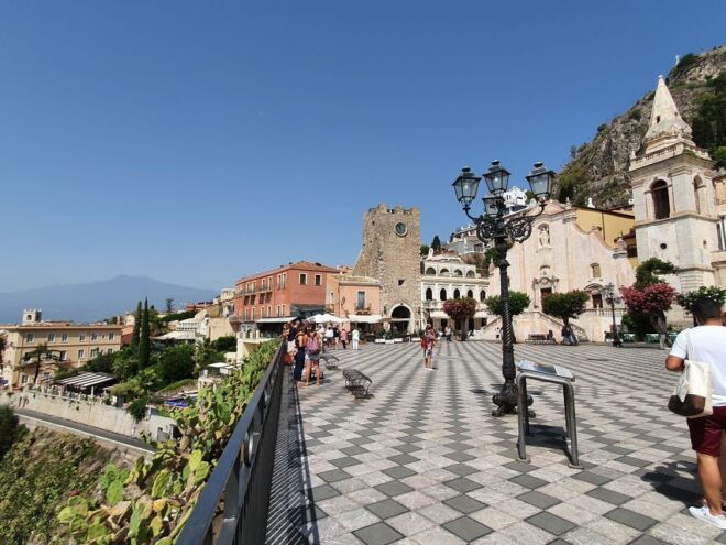 Taormina: Audio Guide Sightseeing Tour on Your Smartphone - Meeting Point and Requirements for the Tour