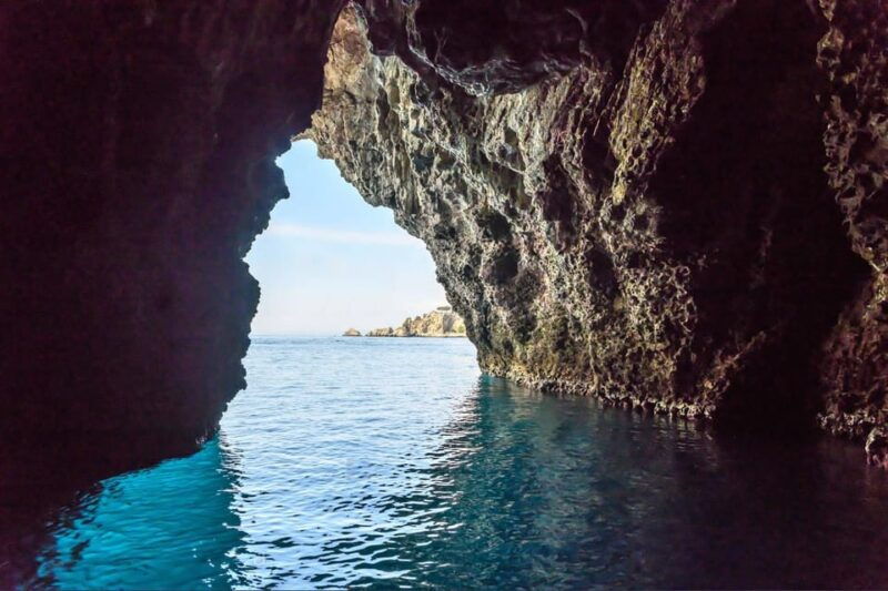 Taormina: BOAT PARTY ON A CATAMARAN IN THE BAY OF TAORMINA - Social Interaction and Atmosphere