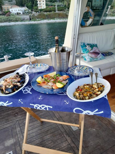 TAORMINA: Boat Tour to Isola Bella With Prosecco on Board - Tour Inclusions