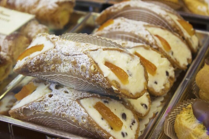 Taormina: Cannoli Making Class - Introduction to the Experience