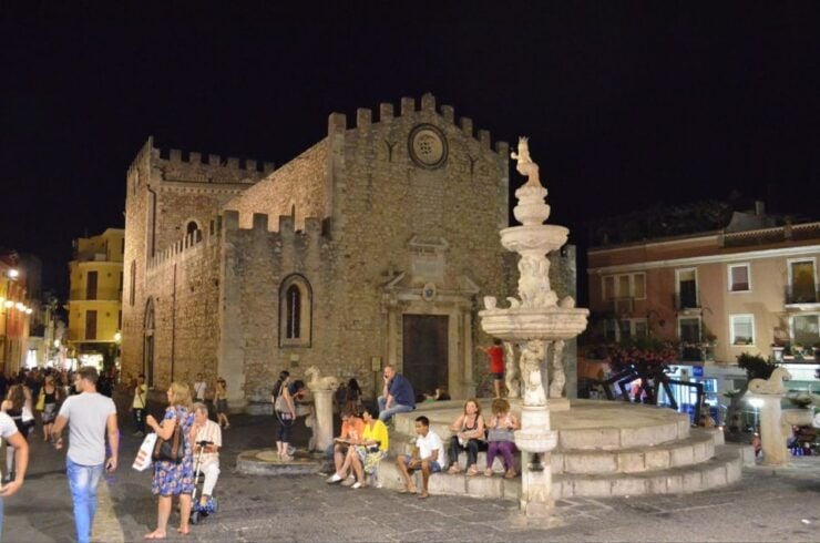 Taormina: Sunset Walking Tour & Aperitif on Rooftop Terrace - Experience Highlights