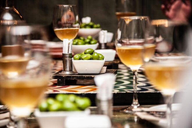 Tapas in La Barceloneta - Guided Tour - Participant Suitability