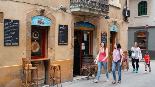 Tapas Tour in La Barceloneta - Meeting Point and Accessibility