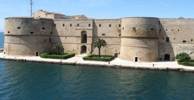 Taranto: 2 Seas Walking Tour - Location and Itinerary