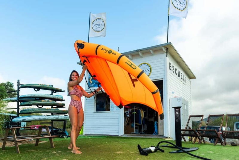 Tarifa, Cadiz: Wingfoil lessons for all levels. Children and adults - Good To Know