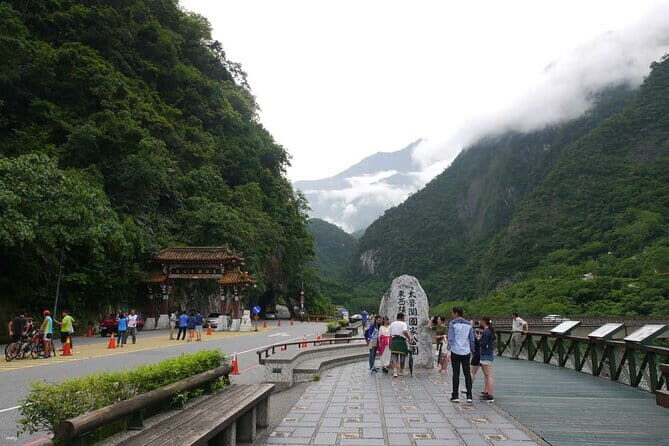 Taroko, Qingshui Cliff, Xincheng Old Street & Qixingtan Day Tour - Good To Know