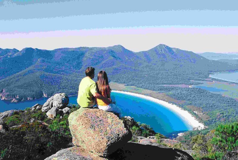 Tasmania 5-Day Aurora Viewing & Classic Attractions Tour - Day 5: Lavender, wetlands and Cataract Gorge