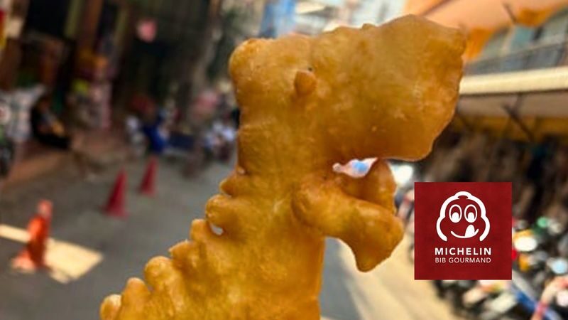 Taste of Chiang Mai Michelin Guide & Street Food Join Tour 2 hrs - Go Neng: Thai fried dough, served the local way