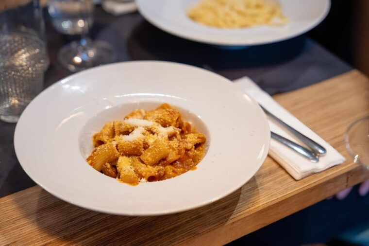 Taste of Tuscany: Food & Wine Tour With Florentine Cuisine - Meet Your Knowledgeable Guides