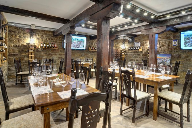 Tasting of 3 Wines + Special Selection of Appetisers - Good To Know