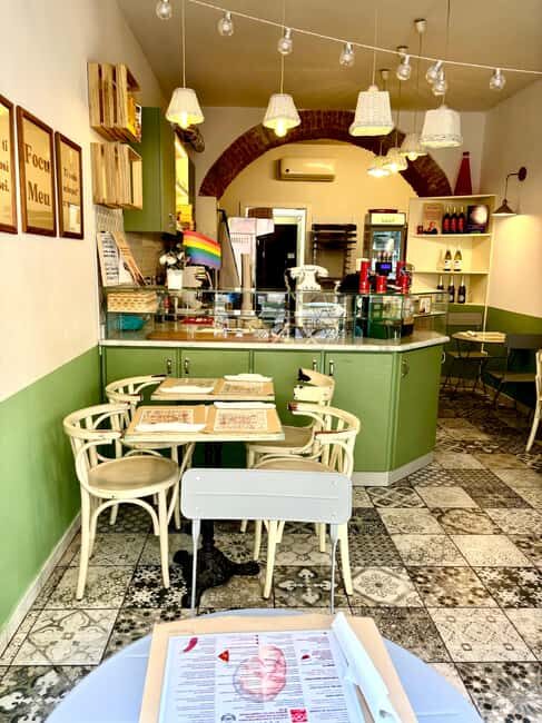 Tasting of Calabrian Friselle, historic pizzas, and Italian wines in Turin - Good To Know