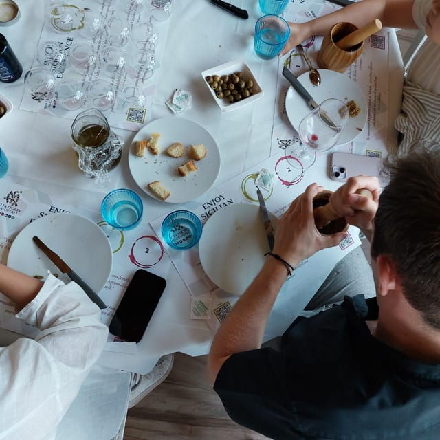 Tasting of Sicilian Olive Oils and Specialties - Sensory Game: Aromas and Flavors