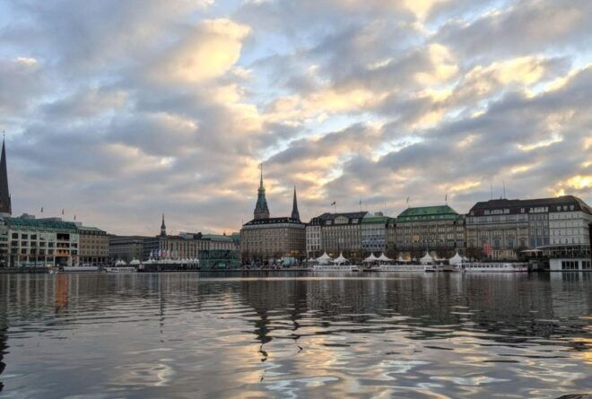 Tasty Christmas Tour Hamburg - Mouthwatering Holiday Treats