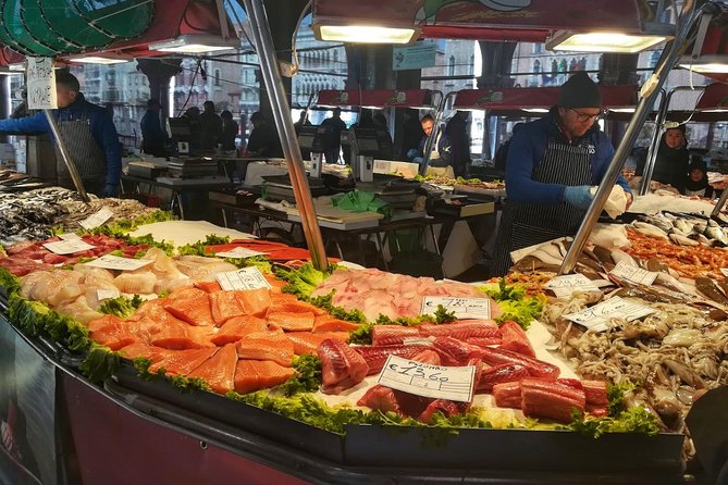 Tasty Street Food Tour of Venice City Center With Cicchetti & Local Specialties - Exploring the Rialto Market