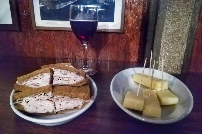 Tasty Venice Dinner Food Tour Around Jewish Ghetto & Cannaregio Quarter - Authentic Eateries: A Gastronomic Journey Through Venice