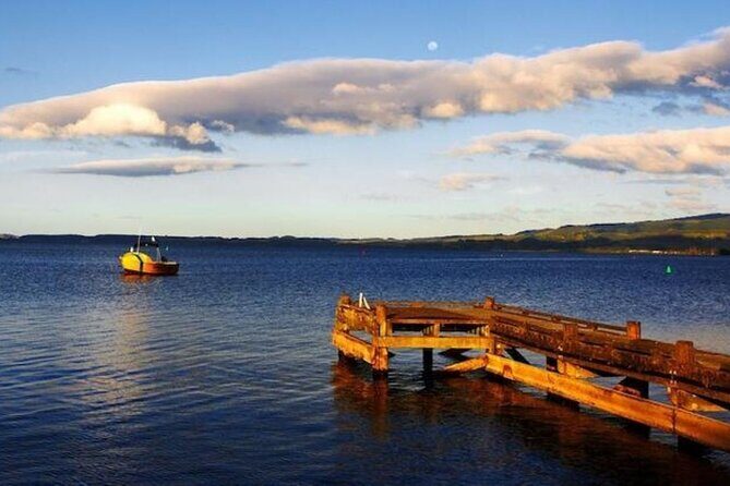 Taup to Auckland via Rotorua and Hobbiton - Coastal Charm at Tauranga and Mount Maunganui in the Bay of Plenty