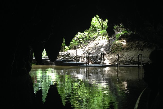 Tauranga - Waitomo "Glow-Worm Caves" Lunch at Hobbiton. - Directions