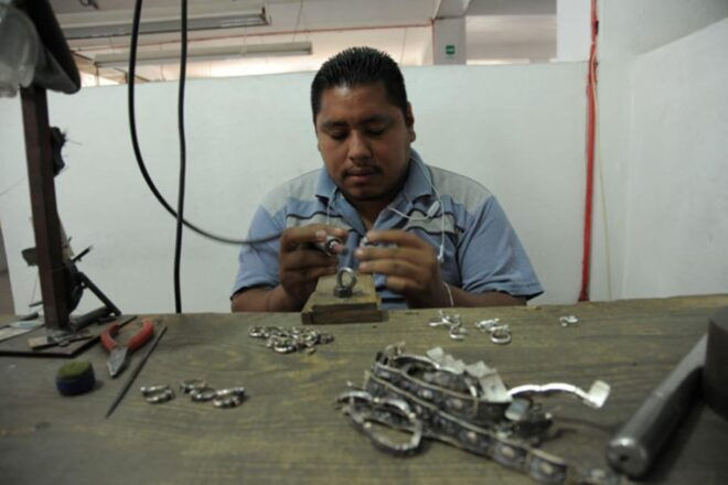 Taxco: Visit a Taxqueña Silversmiths Workshop - Guided Tour