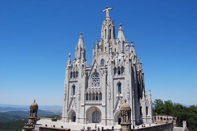 Taxi Transport From Barcelona Airport to Hotel - The Sum Up