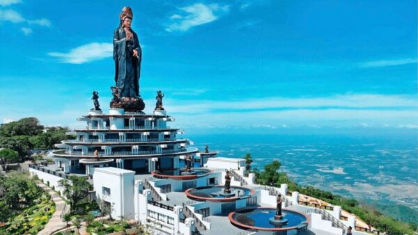 Tay NinhThe Spiritual Cao Dai and Ba Den Mountain Combined - Common Questions