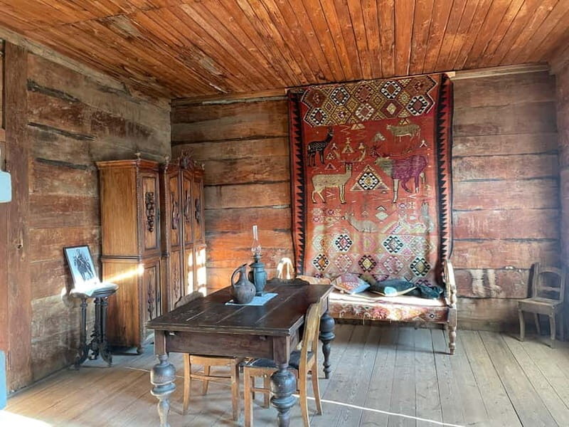 Tbilisi: 12 Regions of Georgia - Tour with Round Transfers - The Guides and Their Role