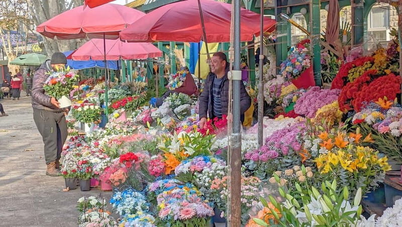 Tbilisi: Christmas Market & Hidden Gems Guided Walking Tour - The Itinerary in Detail