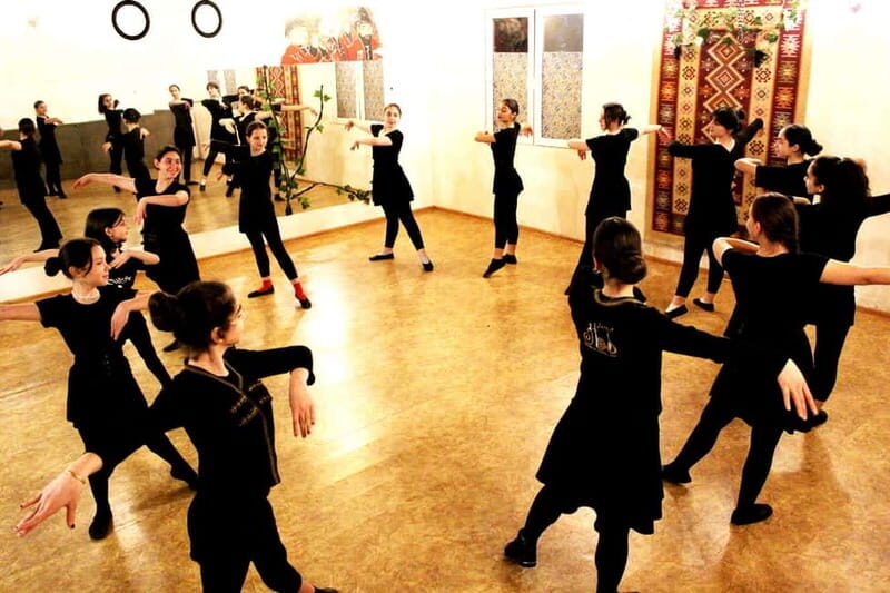 Tbilisi: Georgian Traditional Folklore Show in the city - Authenticity and Cultural Insight