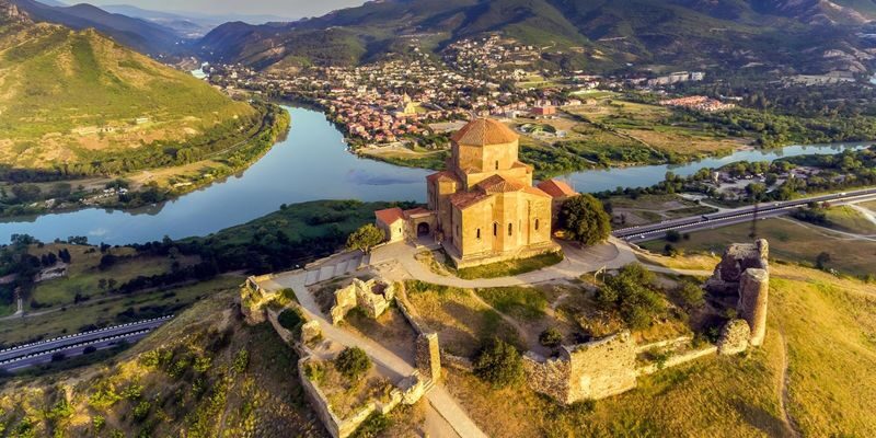 Tbilisi Mtskheta & Uplistsikhe Full-Day UNESCO Site Tour - Guides, languages, and the group experience