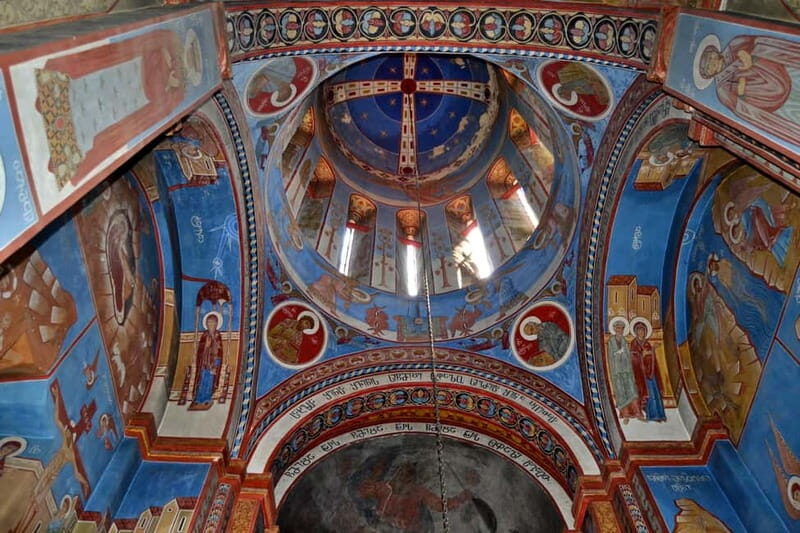 Tbilisi: Mystical Sololaki District and Vera Cemetery Tour - Exploring Tbilisi’s Mystical Districts: What to Expect