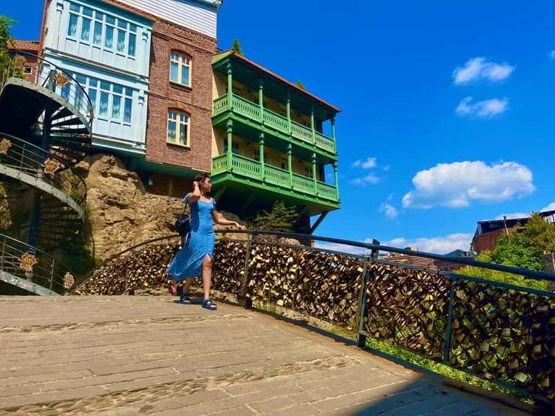 Tbilisi: Old & New City Guided Tour with 15 Tastings & Wine - Good To Know