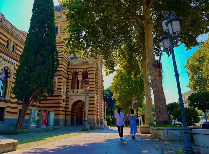 Tbilisi: Top 20 Highlights Guided Walking Tour with Tastings - Guides and Local Tips