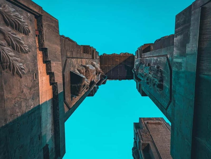 Tbilisi: Transfer & Guided Tour to The Georgian Stonehenge - Transport & Group Size