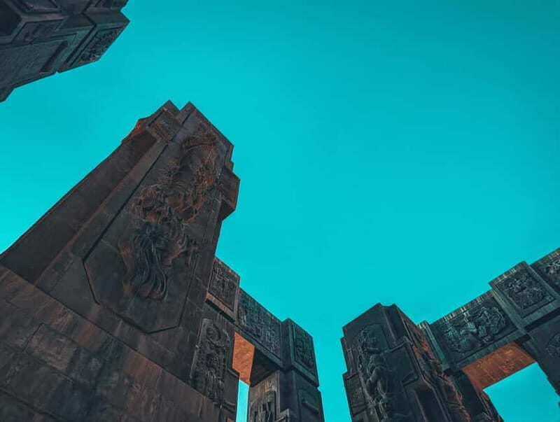 Tbilisi: Transfer & Guided Tour to The Georgian Stonehenge - Practical Tips