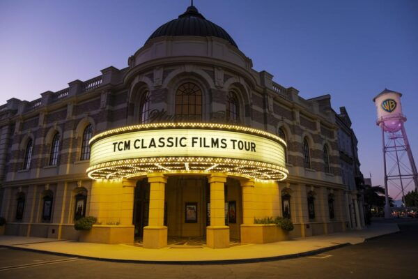 TCM Classic Films Tour - Exploring James Deans Apartment