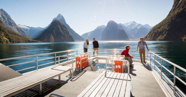 Te Anau: Milford Sound Bus, Cruise, Observatory, & Lunch - Convenient Reserve Now & Pay Later Option