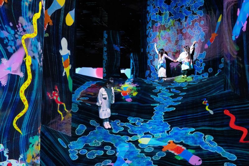 teamLab Future Park Okinawa - Slides and hopscotch make it a play stop, too