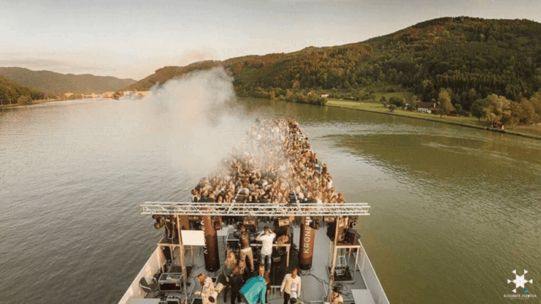 Techno Boat Zürich W/ Kollektiv Turmstrasse - Experience Details