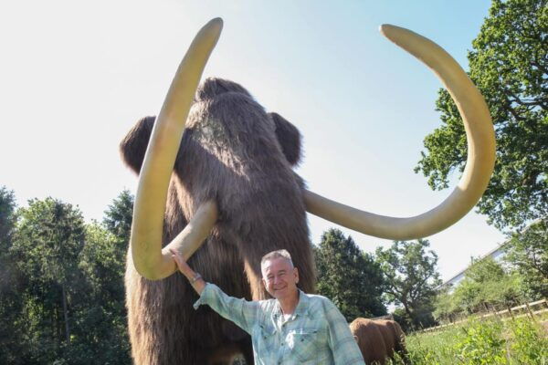 TELFORD: Hoo Zoo and Dinosaur World Entry Ticket - Zoo Hours and Seasonal Schedule
