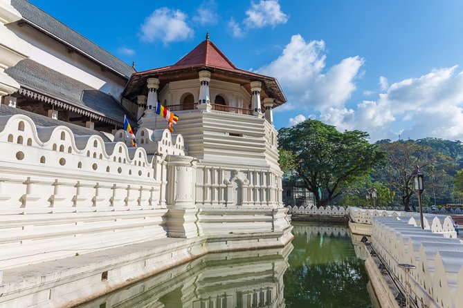 Temple of The Sacred Tooth Relic Entrance Ticket - Meeting and Pickup Information